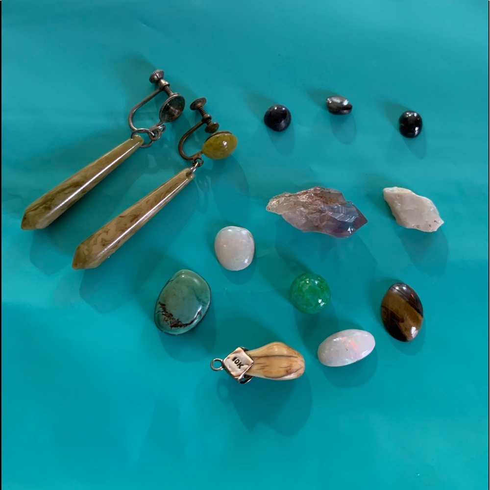 Misc stones, earrings and 10kt necklace fob.